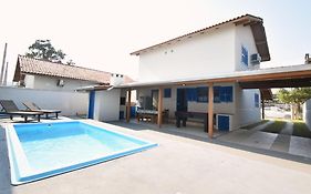 Casa Içara - 4 quartos - piscina